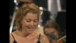 Lorna Windsor sings Cole Porter -My heart belongs to daddy