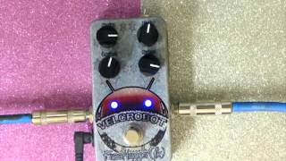 Video thumbnail for The FuzzHugger Velcrobot fuzz by FuzzHugger Effects