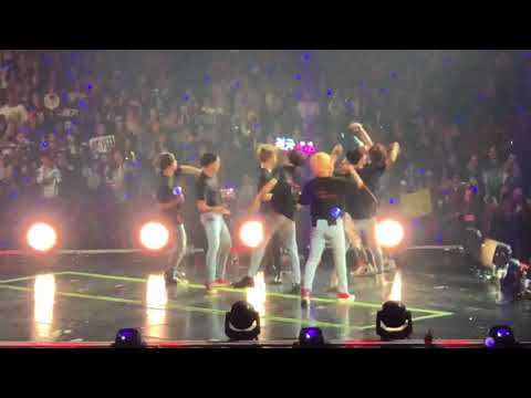 BTS (방탄소년단) Anpanman LoveYourselfTourinLA 180906