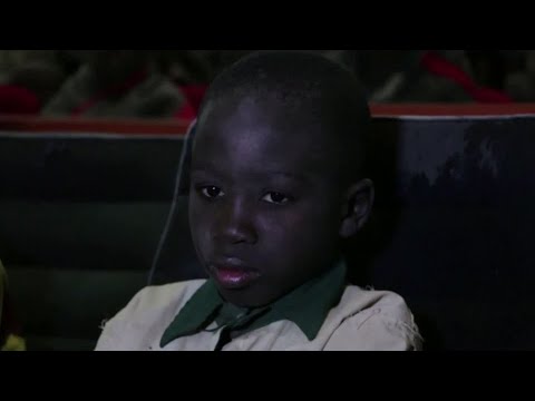 尼日利亞獲釋男孩講述被毆打和飢餓的經歷 (Nigeria's freed boys tell of beatings and hunger)