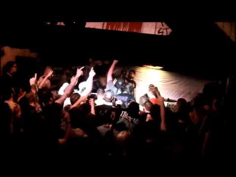 let live. - Renegade 86 and stage invasion - at The Fighting Cocks, Kingston