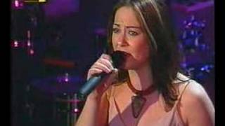Melina Aslanidou - To parelthon thimithika (live, 2002)