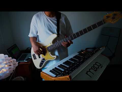 Smooth R&B bass solo