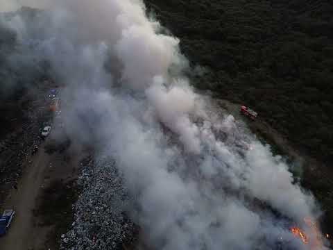 Combaten un incendio en el basural de Casa Grande con aviones hidrantes