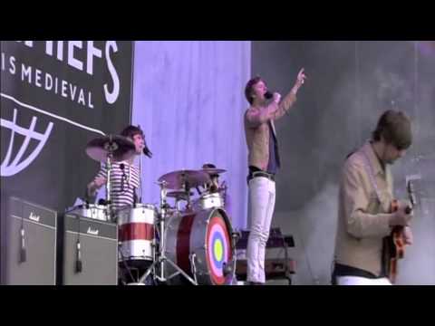 Videoclip de Starts With Nothing — Kaiser Chiefs