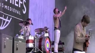 Kaiser Chiefs - Starts With Nothing (Live at Rock Werchter 2011)