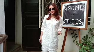 Kareena Kapoor And Karishma Tanna Spotted In Bandra