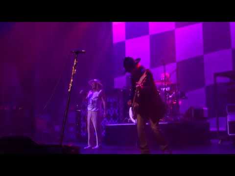 Videoclip de Blood Red Lips — Cheap Trick