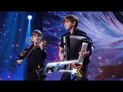 Lucian și Daniel Advahov au oferit un spectacol la vioară și acordeon | Românii Au Talent S15