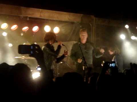 Arctic Monkeys w/ Josh Homme - Pretty Visitors - 4.18.10