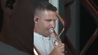 O trombone conduz este momento de louvor | Hinos CCB