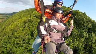 preview picture of video 'Unokatesóm első repülése tandem siklóernyővel, Márkón'