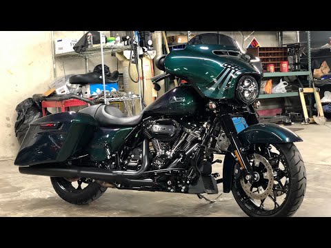 2021 Harley-Davidson Street Glide Special in Venom Green