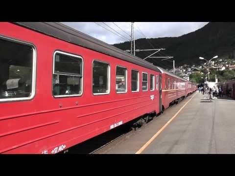 EL18 med B5 vogner på Arna