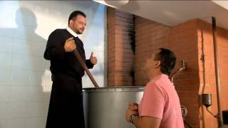 preview picture of video 'Mosteiro cervejeiro em Juiz de Fora - Igreja de Nossa Senhora da Gloria (Fantastico 15/02/2015)'