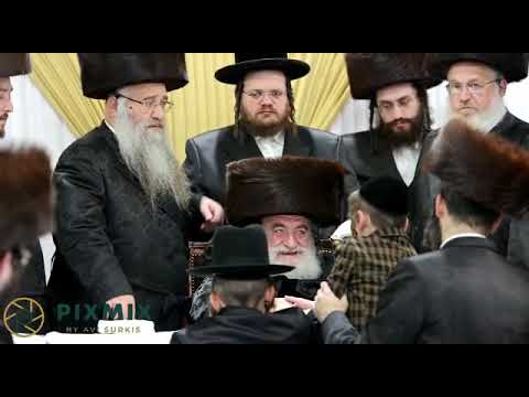 Children Wishing Viznitz Rebbe Mazal Tov