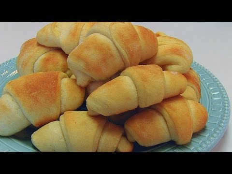 Betty's Homemade Sour Cream Crescent Rolls