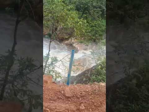 Rio do morro do fogo com muita água de Érico Cardoso Bahia