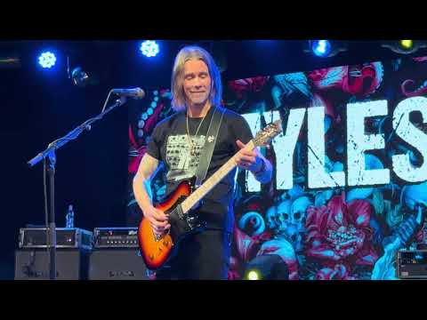 Myles Kennedy - Love Can Only Heal - Budapest Nov 10, 2024