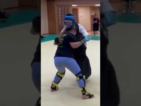 【護身術】女性必見⚠️夜道の危険！元警察官が教える安全対処法#shorts #元警察官 #警察官の訓練