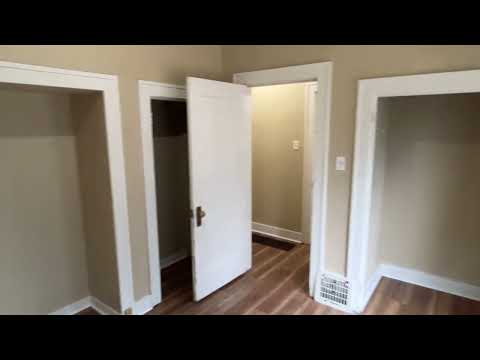 Historic Milwaukie 3 bedroom bungalow with Hardwood and fully fenced yard property video