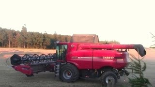 preview picture of video 'Harvest 2010: 2x New Holland / 2x Case IH'