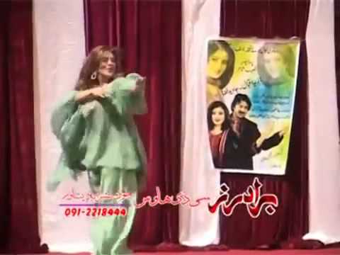 Jar Jar Khkule Yum   Sono Lal On Stage   Pashto Song