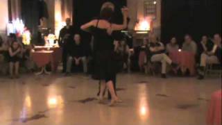 Exhibicion en Circulo Gardel. Oscar Casas y Ana Miguel Milonga