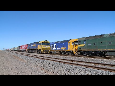 6MP4 Crosses 7902V At Gheringhap - PoathTV Australian Trains & Railway Rolling Stock