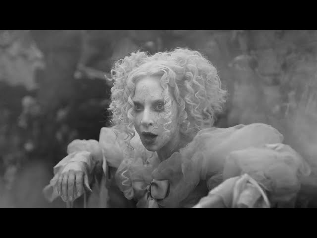 Video zu 'The Dead Dance' ansehen