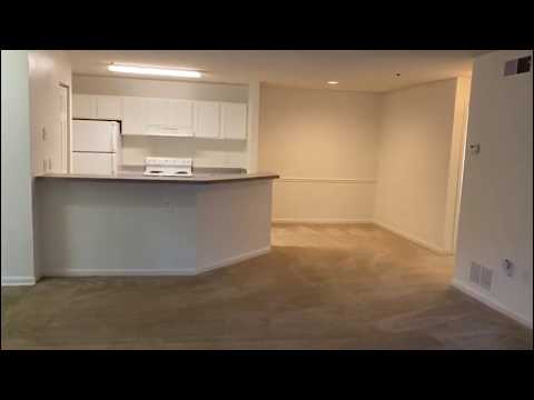 Tuxedo Classic 1 Bedrooms l 1 Bathroom With Sunroom