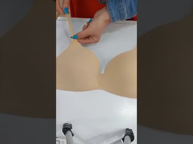 Vídeo relacionado con Sujetadores Sin Aros para Niñas Adolescentes Almohadillas Finas Tirantes Ajustable Reunido Ropa Interior Sin Alambre Brasieres para 12 a 18 Años Mujeres y Chica - 3 Piezas