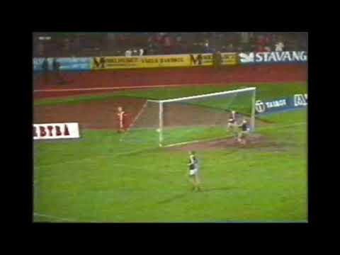 Viking Stavanger FC V Dundee United FC - UEFA CUP - MILNE DOUBLE - 20 October 1982