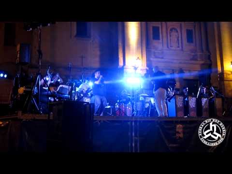 Kloy improvisando junto a Dj Loro & Gasteiz Big Band (Directo fiestas Labastida) 2013