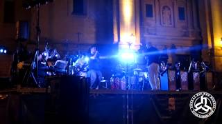 Kloy improvisando junto a Dj Loro & Gasteiz Big Band (Directo fiestas Labastida) 2013
