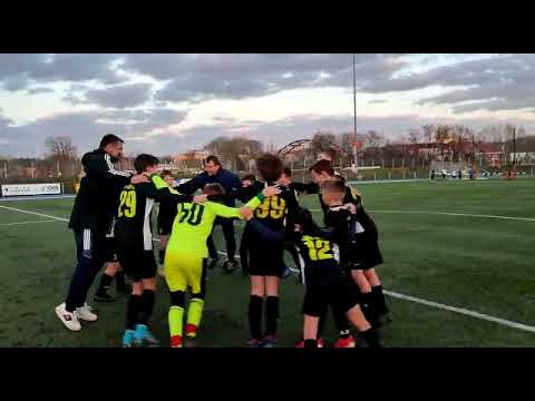 SG Team Młodzik Czarni - UKS HATTRICK GŁUCHOŁAZY cieszynka po meczu