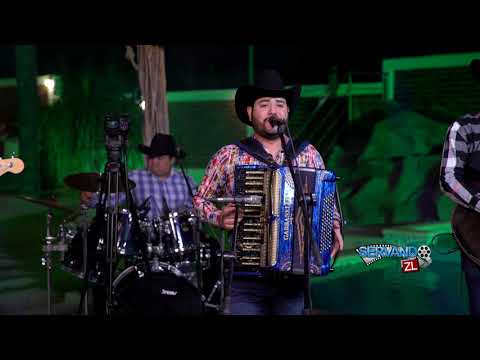 Los Desertores De Durango - El Pekas (En Vivo 2020)