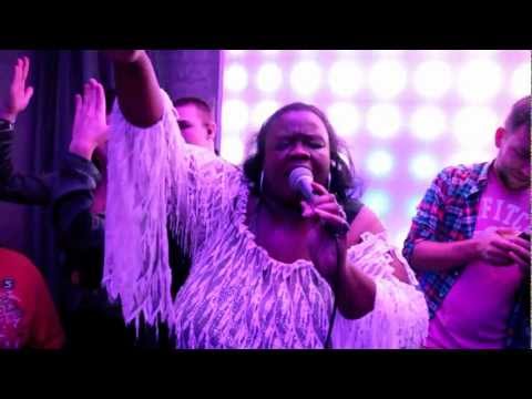 MISS AUTUMN LEAVES (Ebby Drenthe)‪ - LIVE @ klub Gossip /// 22.10.2011 (( ŁÓDŹ, Poland ))‬