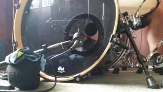 Video thumbnail for Kick Mic Shootout: Shure Beta 52a vs Sennheiser e902 by Andrew Rooney Drums