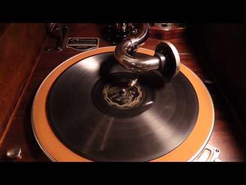 Rudy Vallée and his Connecticut Yankees - Stein Song (University of Maine) - 1930