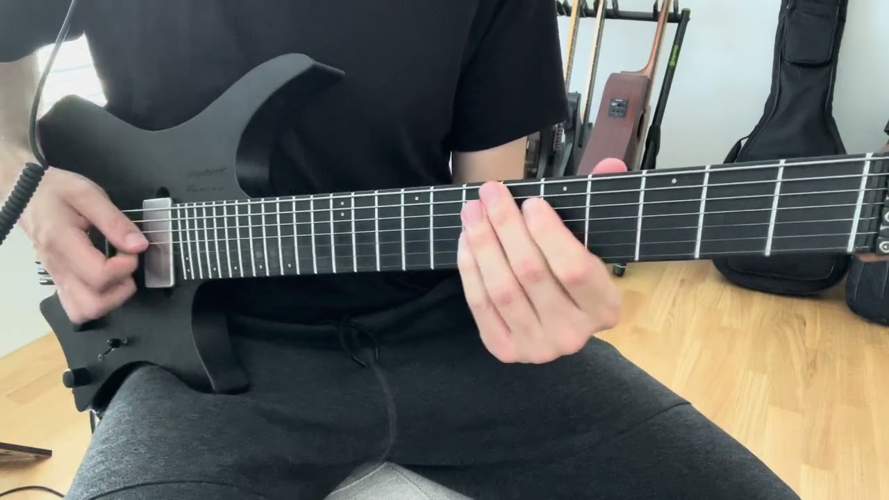 Roberto Barlocci playing the Animal Crossing 8AM theme on fingerstyle guitar