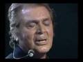 engelbert sings "Love is a many splendored thing"