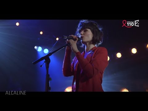 Alcaline, le Concert : The Dø - On My Shoulders en live
