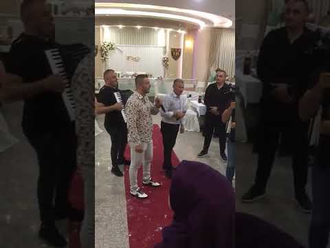 GDE ZAPEVA AHMEDIN TU I LOVE IMA