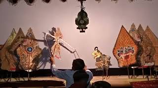 Download lagu 03 Pagelaran Wayang Kulit gagrag Banyumasan Oleh Ki dalang Guntur Riyanto #wayangkulitbanyumasan mp3