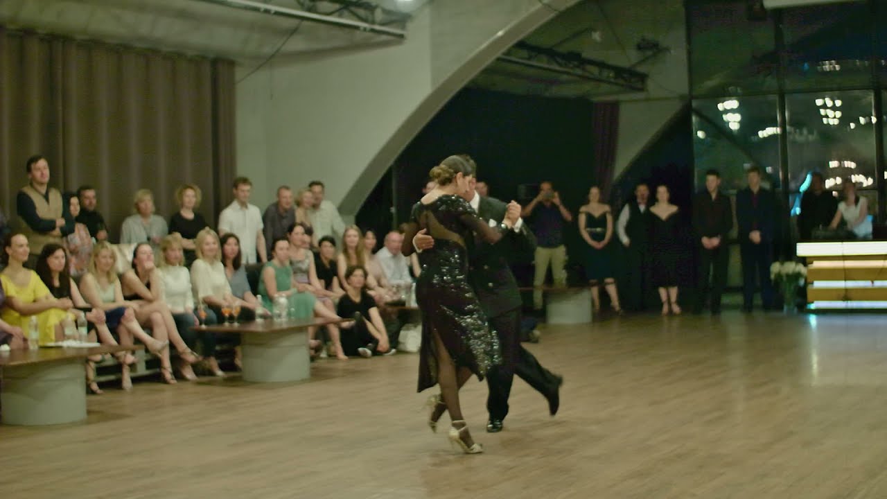 Roxana Suarez and Sebastian Achaval – Mi romance by Ricardo Tanturi. 5/4 #SebastianyRoxana