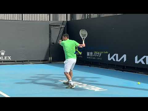Safin and Baghdatis warm up - the senior way – at the Australian Open