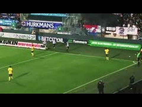 Fortuna sittard - FC Utrecht interrupted after fans throwing fireworks on the pitch and substitutes