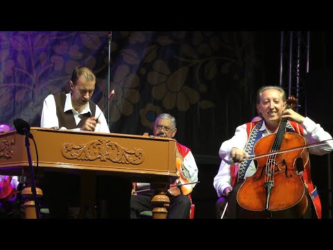 100 Tagú Cigányzenekar szólistáinak ünnepi koncertje