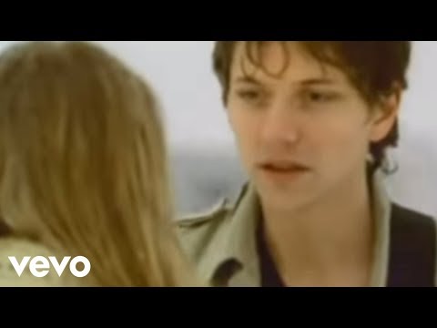 A écouter en préparant Crumble aux prunes et pêches de vigne